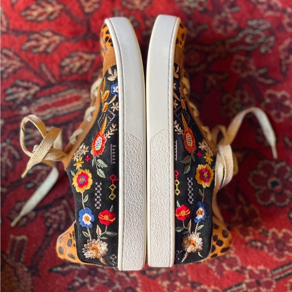 🎉H-P🎉 JOHNNY WAS Olivia Leopard Floral Women’s Embroidered Sneakers Comfy Sz 7 - Picture 6 of 16